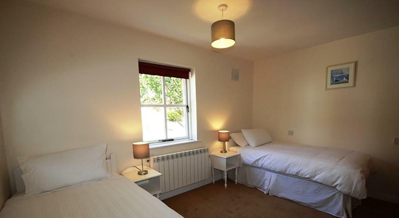 93 Clifden Glen Holiday Home ภายนอก รูปภาพ